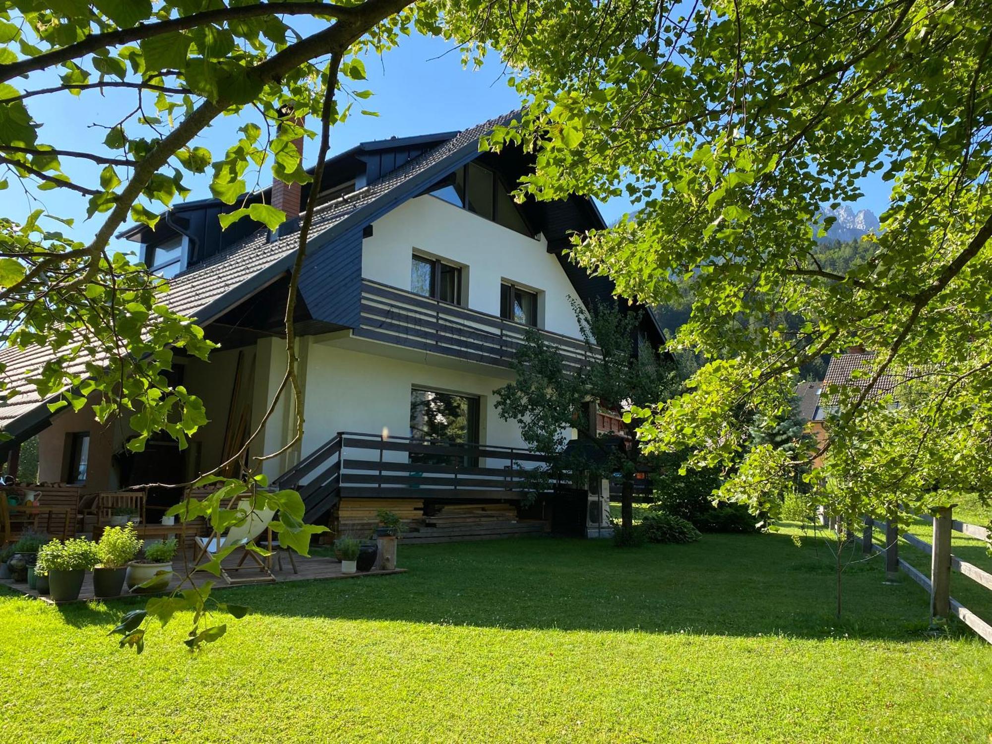 Apartment Zidana Marela - Attic With A View Kranjska Gora Exteriör bild